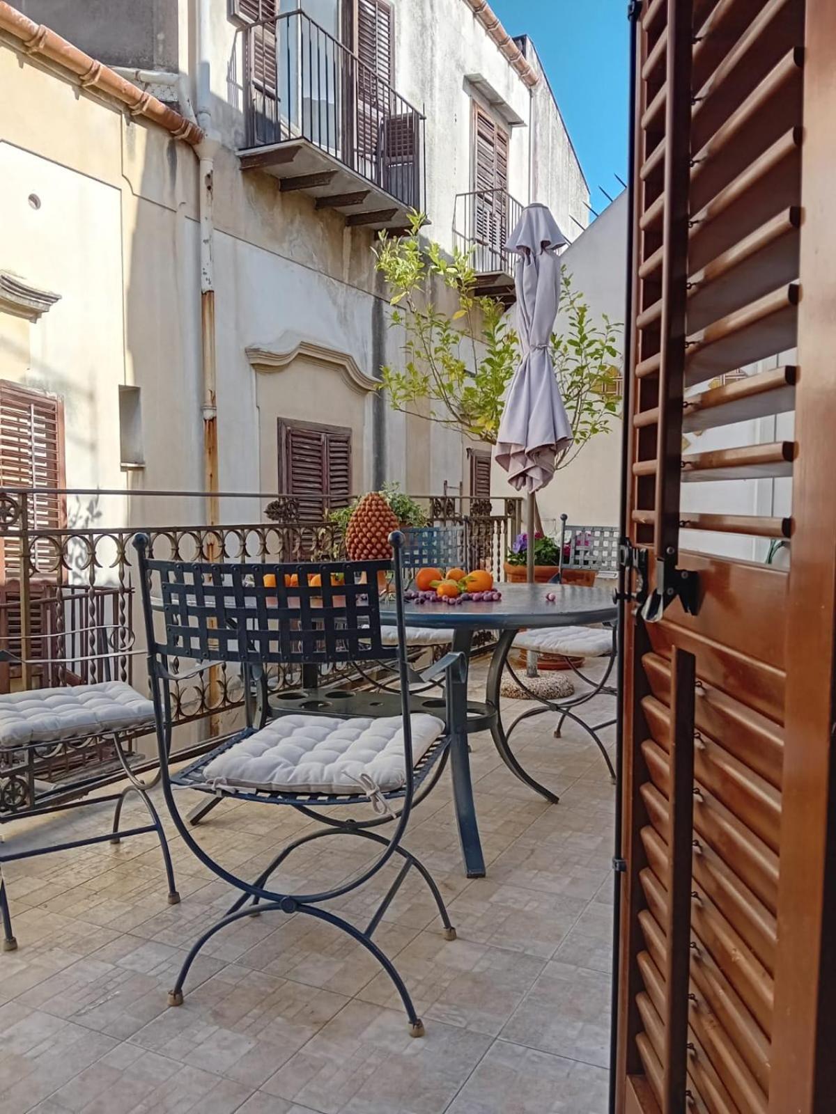 Penthouse Luxury Quattro Canti Palermo Bagian luar foto